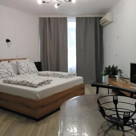 Макена Apartment *
